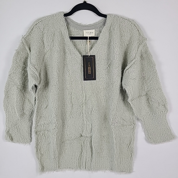 NEW 143 Story by Line Up Fuzzy Wuzzy Pullover Sweater in Frosty Gray Sz XS - Picture 1 of 9